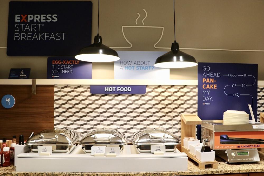 Holiday Inn Express Boston Brockton By Ihg מראה חיצוני תמונה