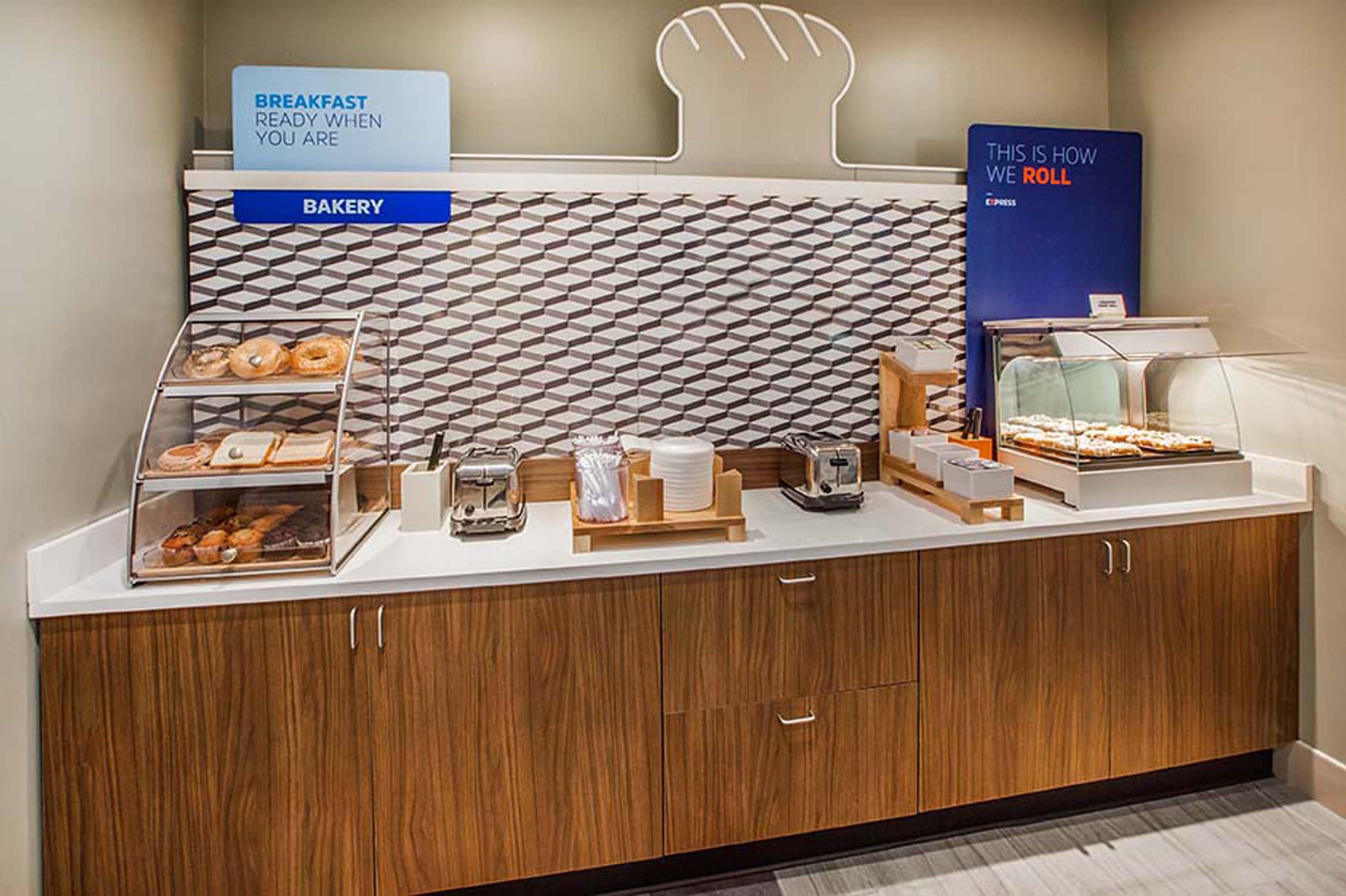 Holiday Inn Express Boston Brockton By Ihg מראה חיצוני תמונה